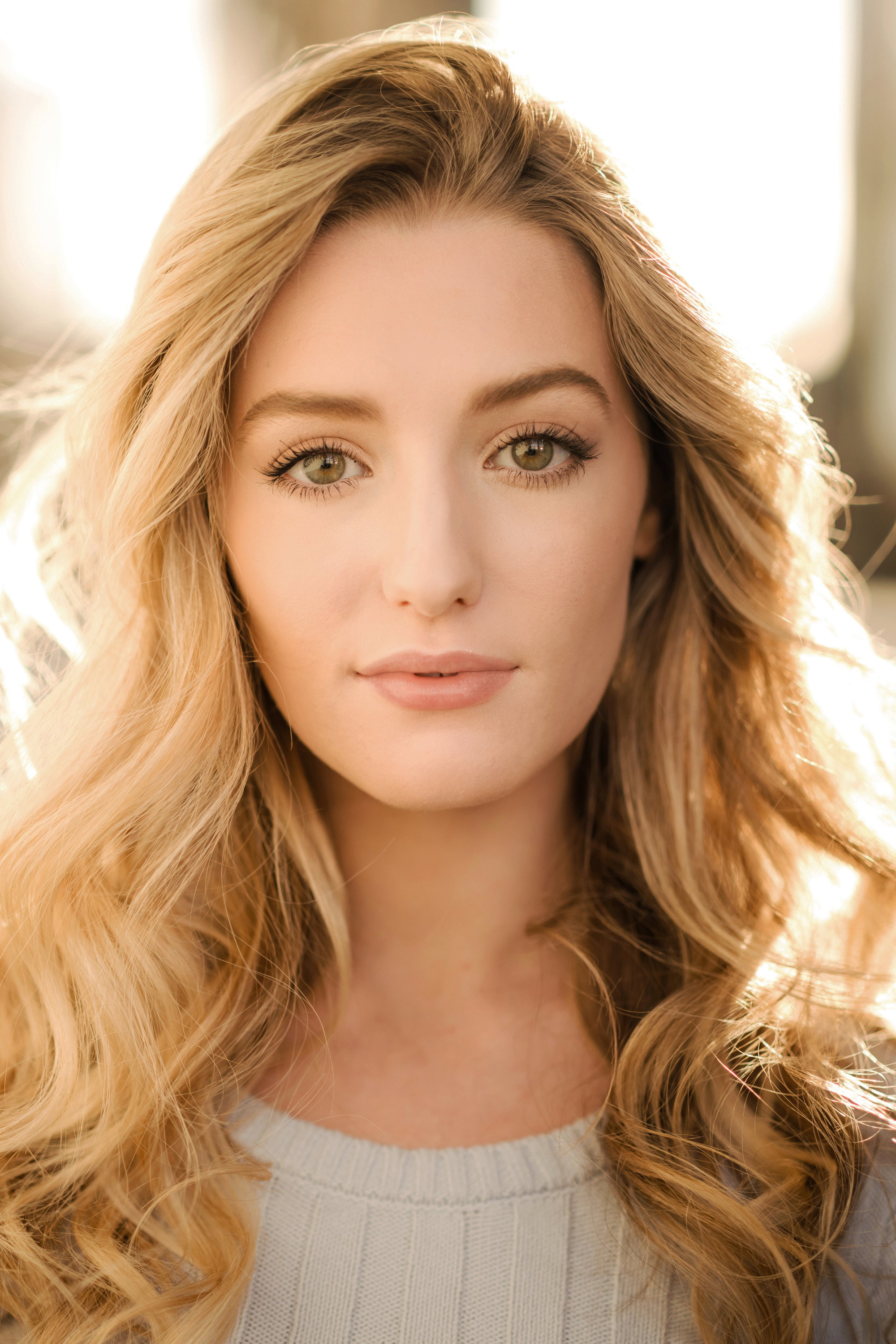 Katherine Schaber as Julia in Friend of the Year