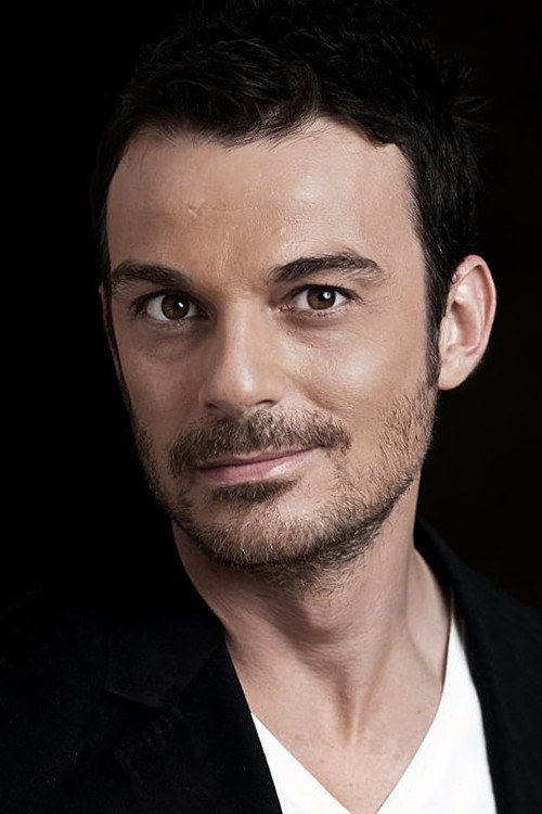 Jess Molho as Hakan in Prenses Perfinya