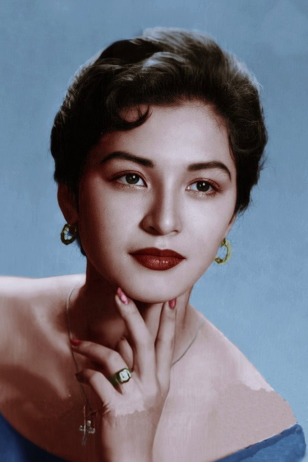 Nida Blanca as Magda de Castro in Redeem Her Honor