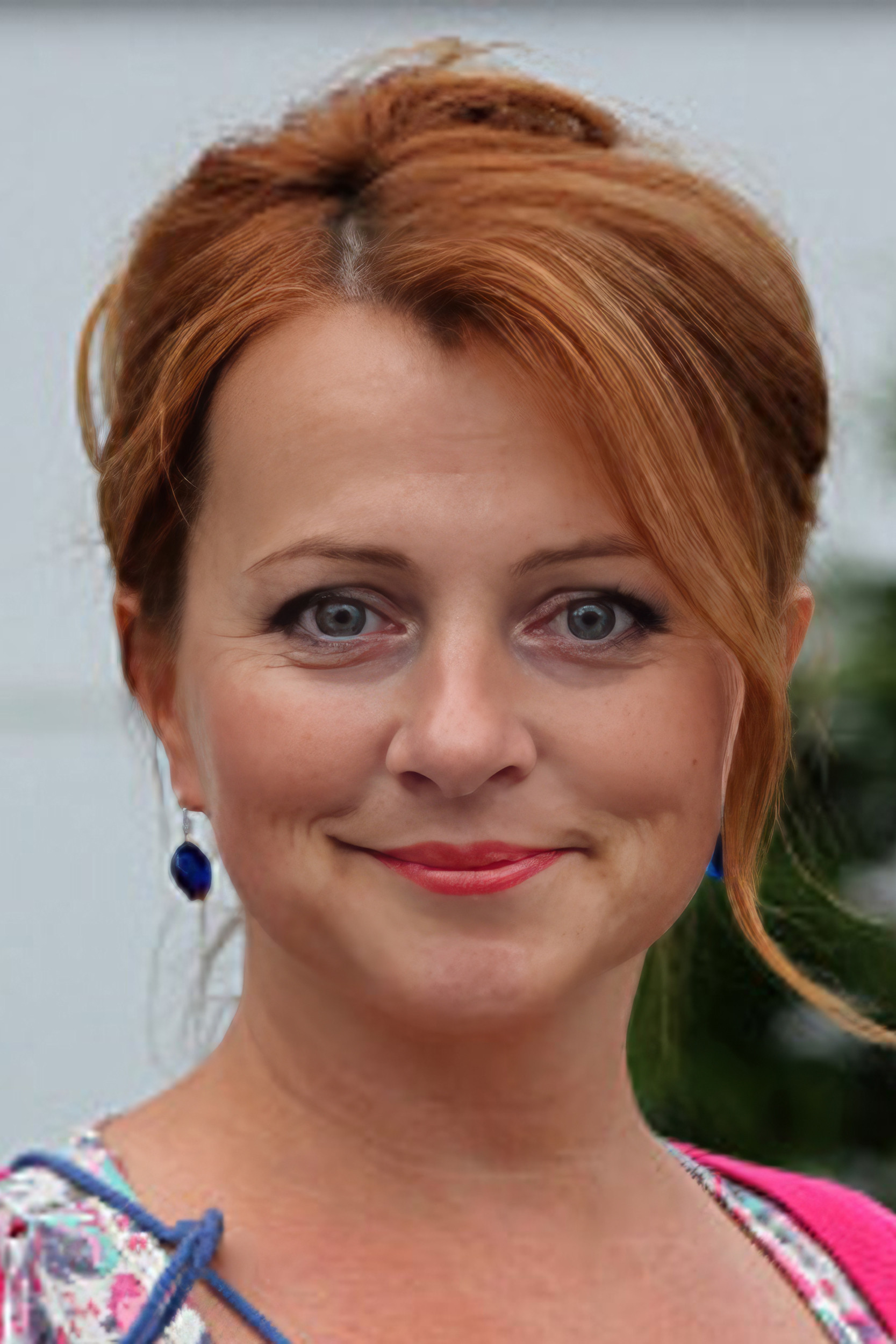 Iveta Penthorová as Lydka Moravčíková in Dedičstvo