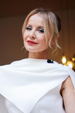 Danijela Martinović as Self - Judge in Zvijezde pjevaju