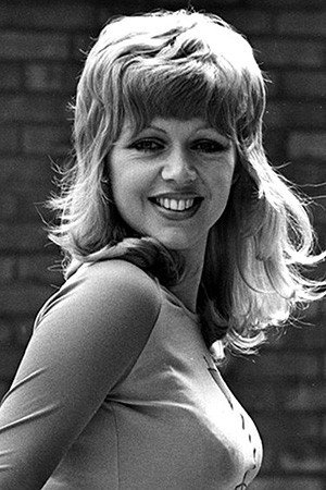 Carol Hawkins as Trish Gibbs in Bloomfield
