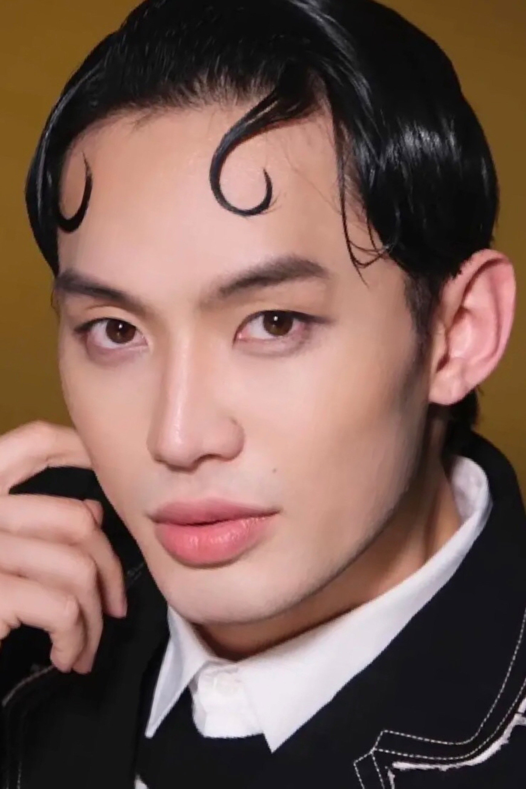 เตชินท์ พลอยเพชร as Nummin in Love Lost Theatre
