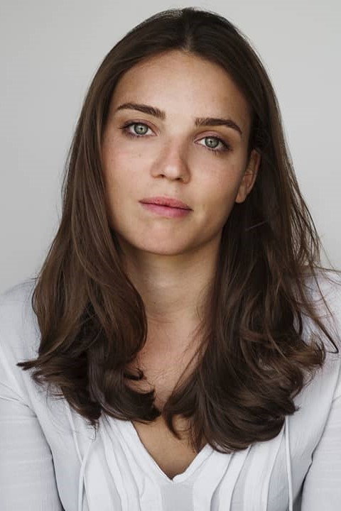 Ruby Kammer as Sarah in Two Scoops of Italy