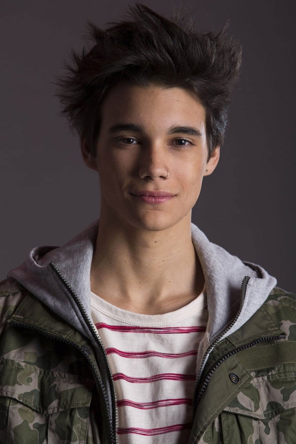 Diogo Nobre as Soldado in Tommy Guns