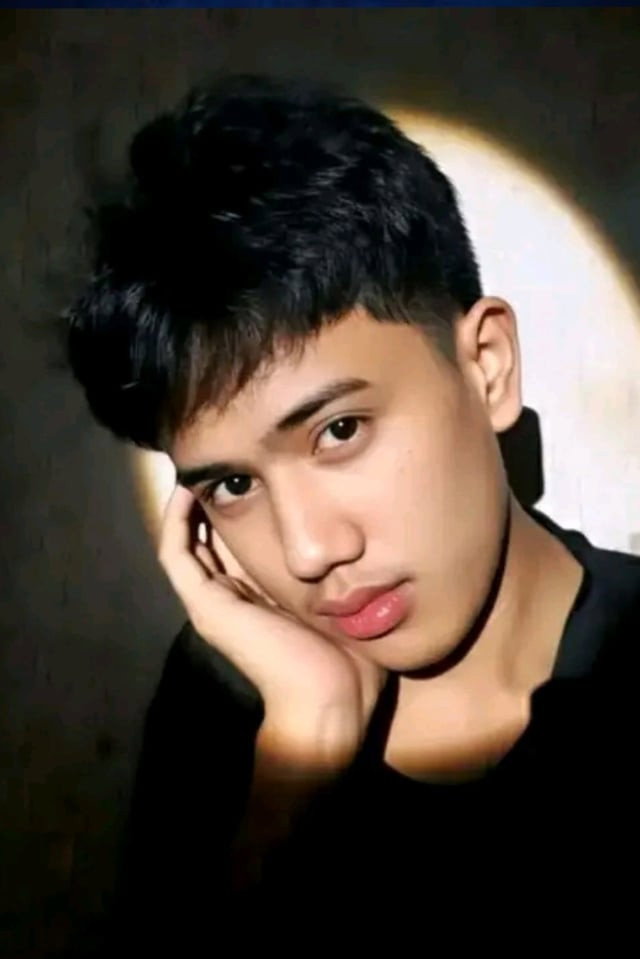 Oliver Jr Dela Peña as Marco in Goddess