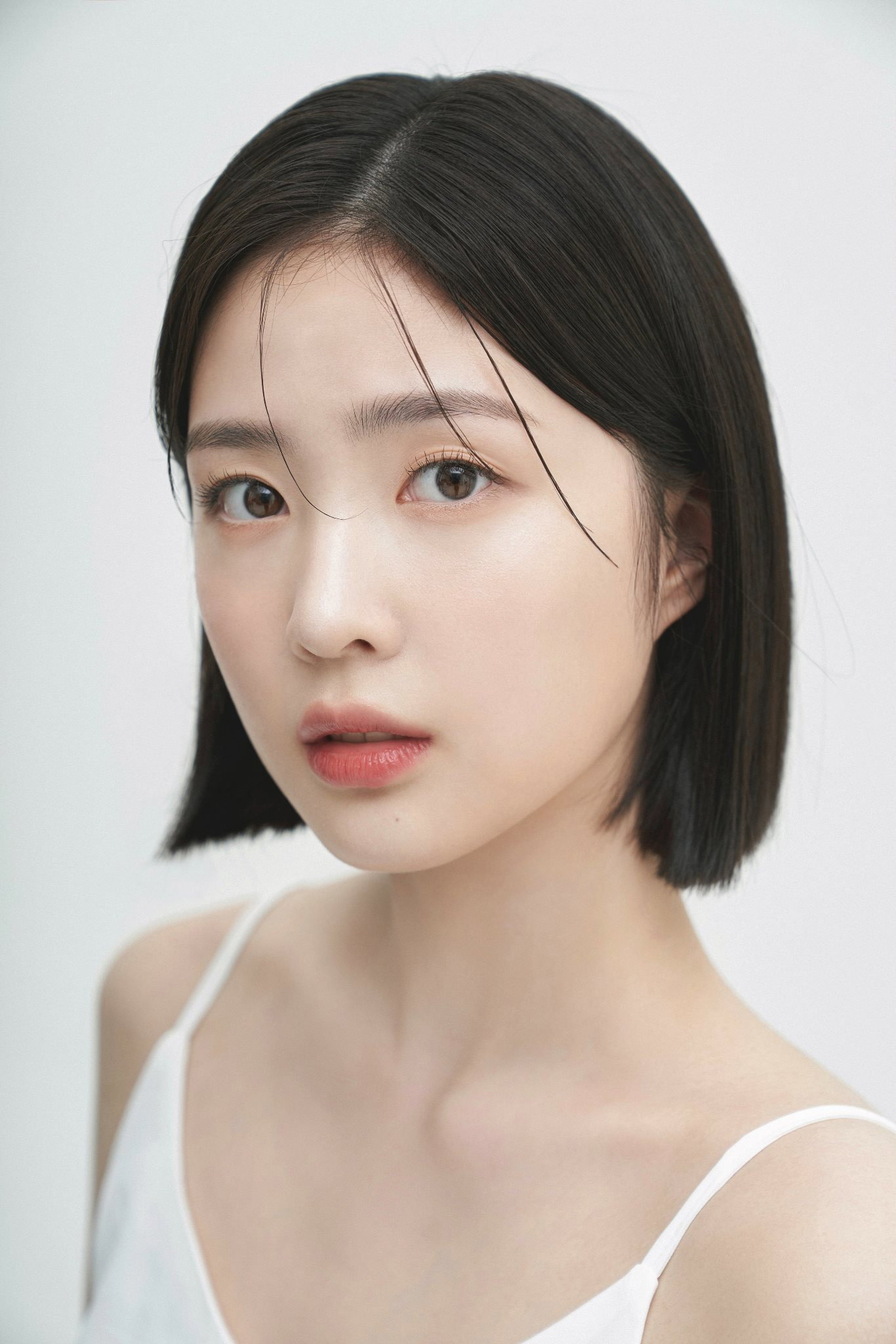 Shin So-hyun as Han Cho-hyeon in The Moment the Heart Shines