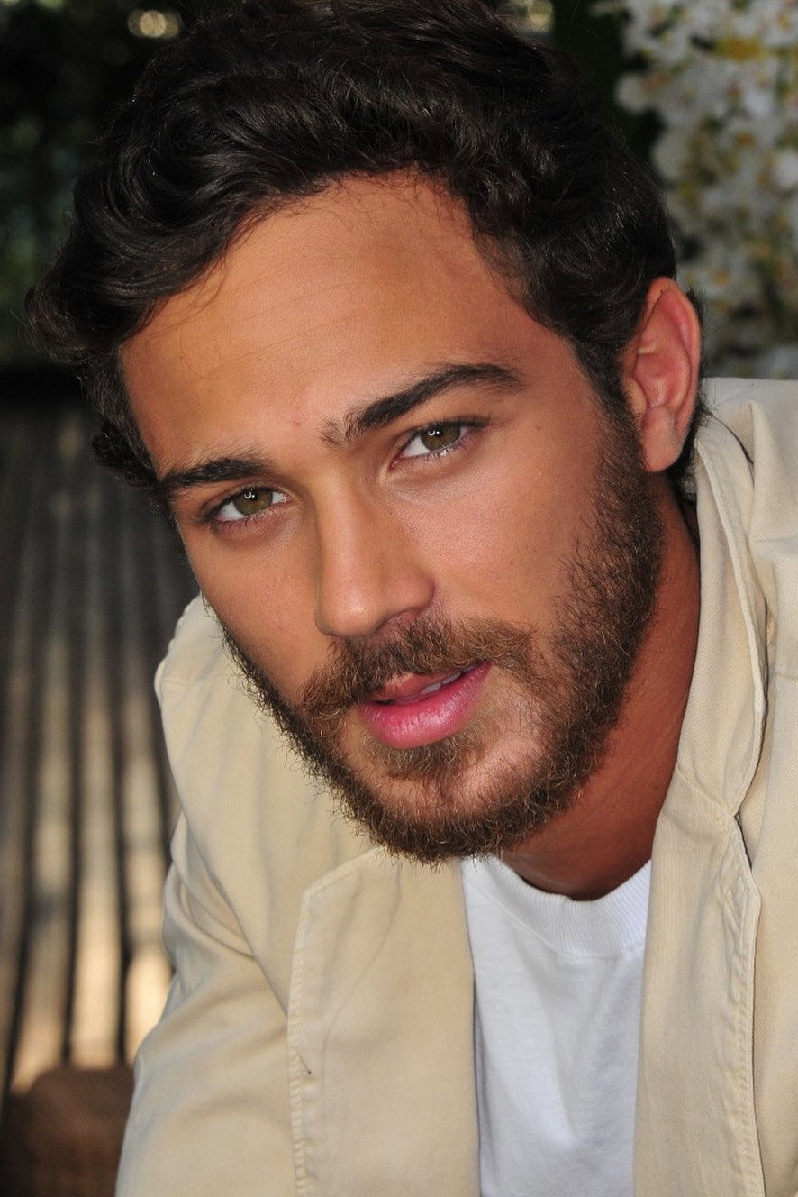 André Luiz Frambach as Gael Monteiro in Onde Está a Boiadeira?