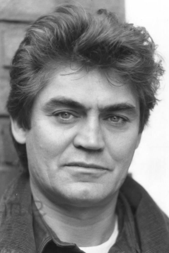 Nick Brimble as Carl Farrell in 7 Days to Live