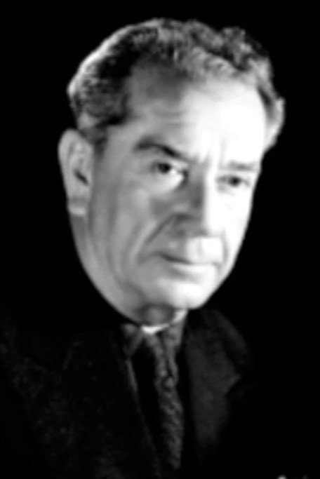 Salvador Quiroz as Inspector in La Devoradora