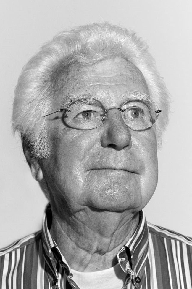 Gerard Cox as Drs. de Vries in De Weg