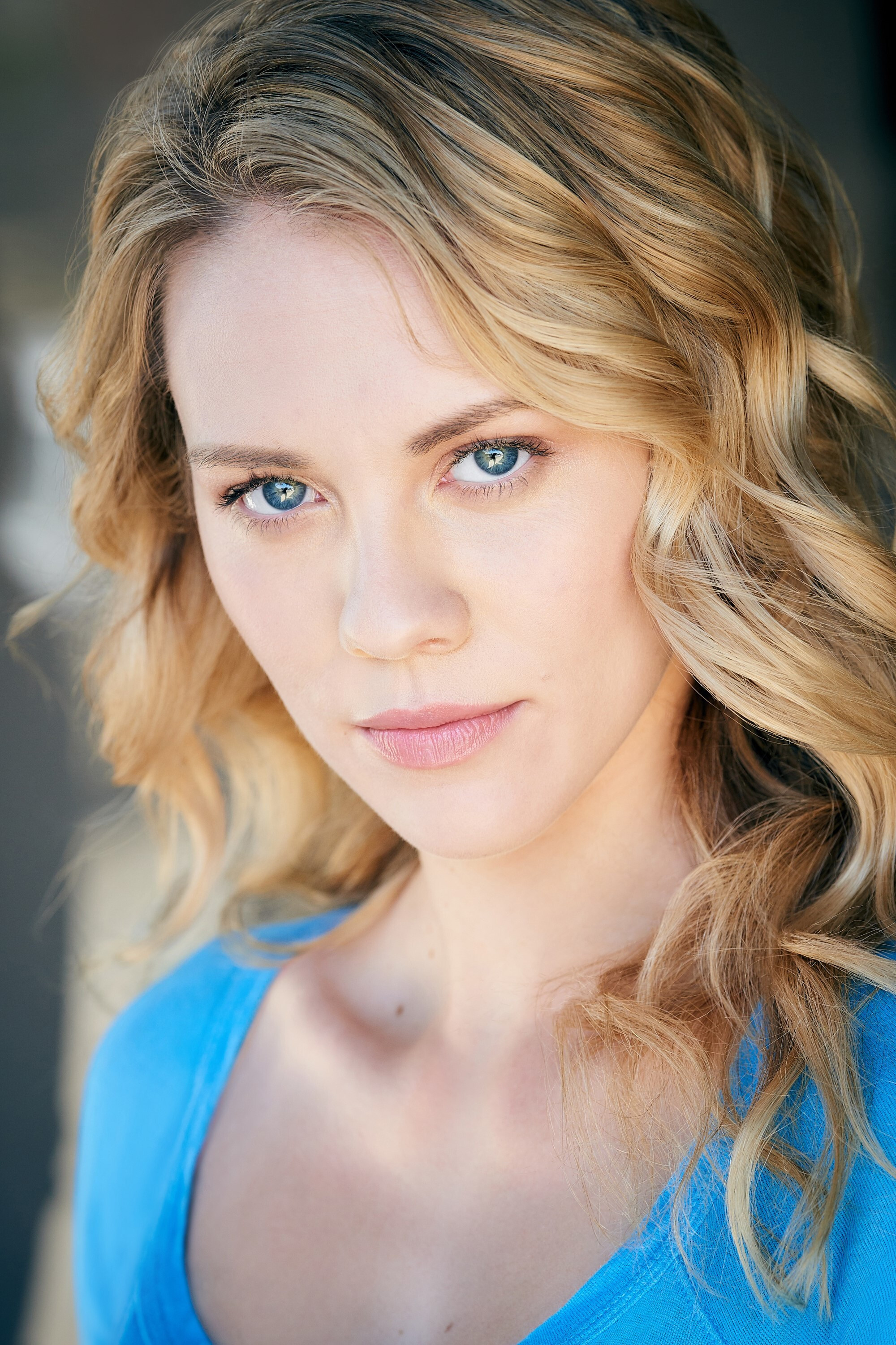 Kelcie Stranahan as Liz in The Air He Breathes