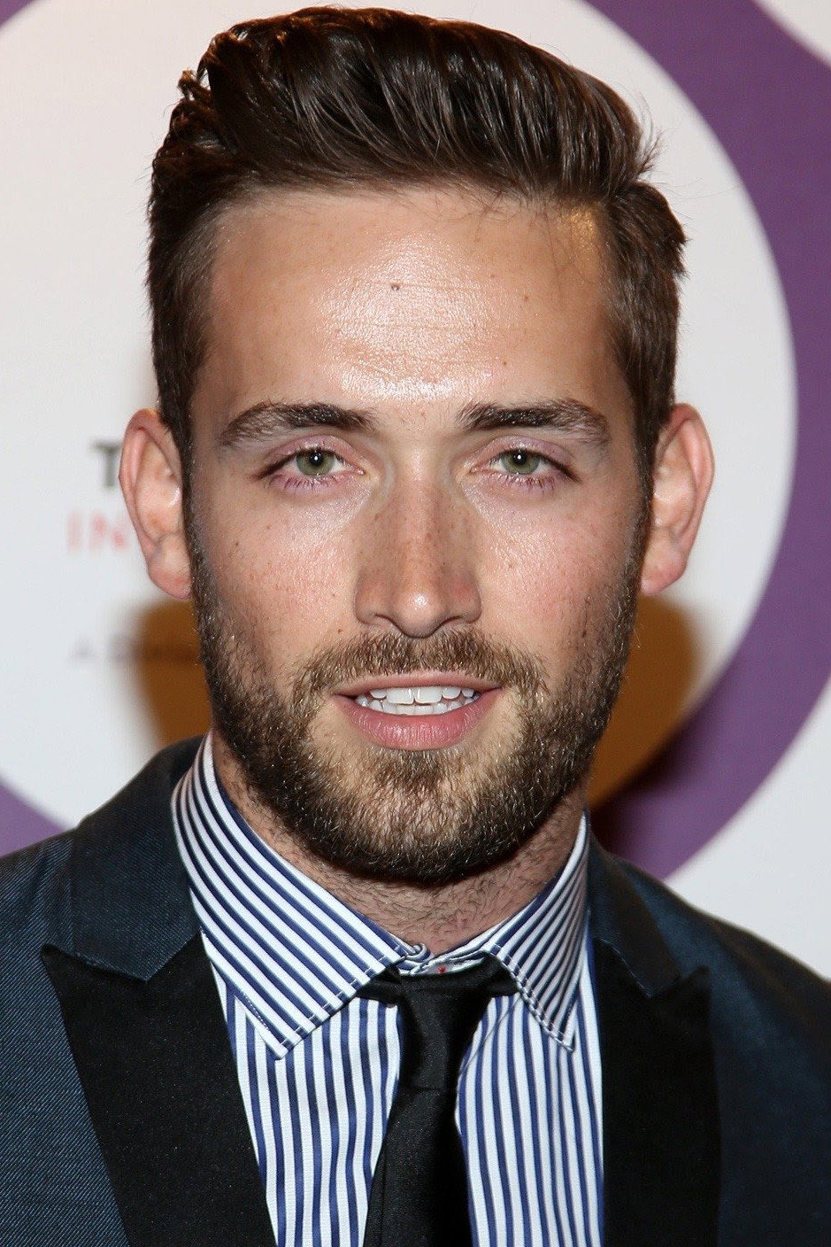 Mauricio Hénao as Eduardo Cáceres in Missing