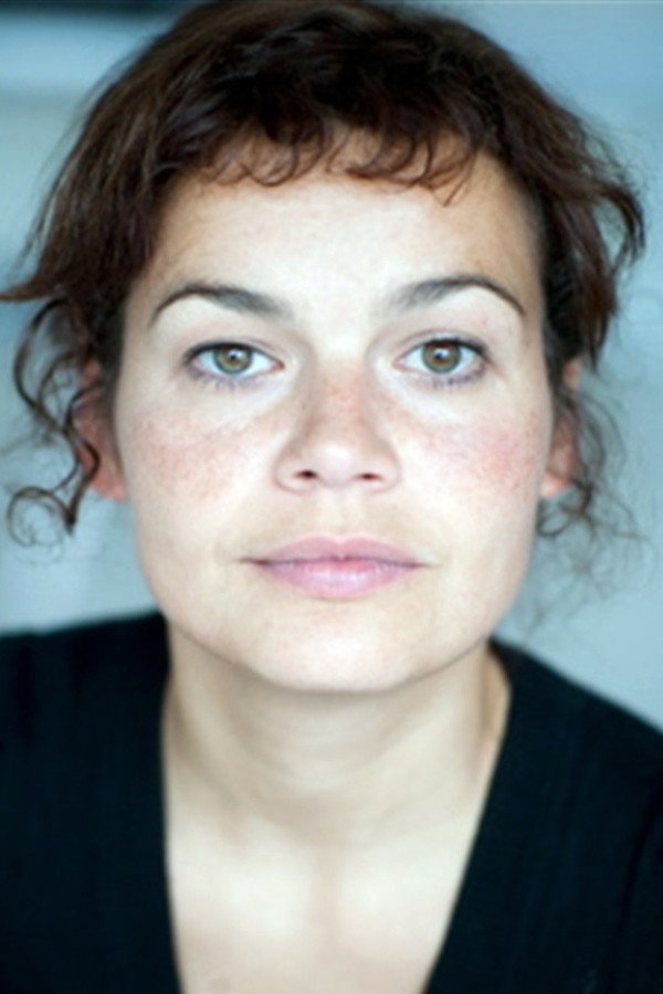 Aurélie Vérillon as Kevin's mother in Falling for Love