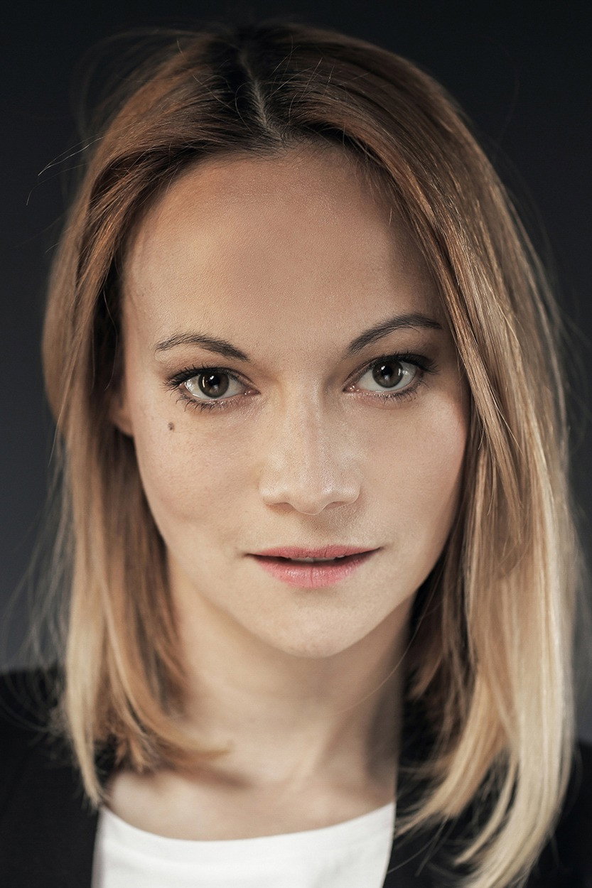 Viktorija Bencik as Mrs. Fischer in Apoptosis