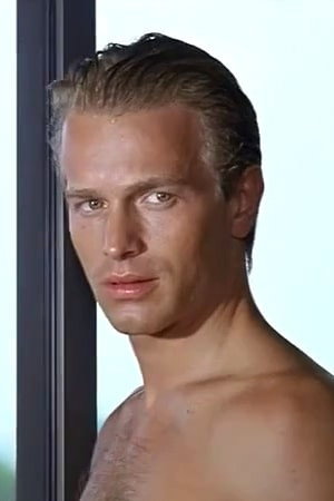 Teodosio Losito as Sonny in Instinct