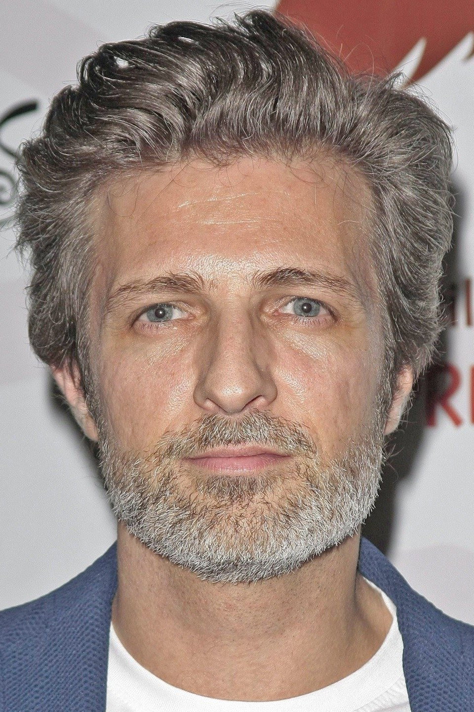 Jesús Olmedo as Jorge Santos in Mercado Central