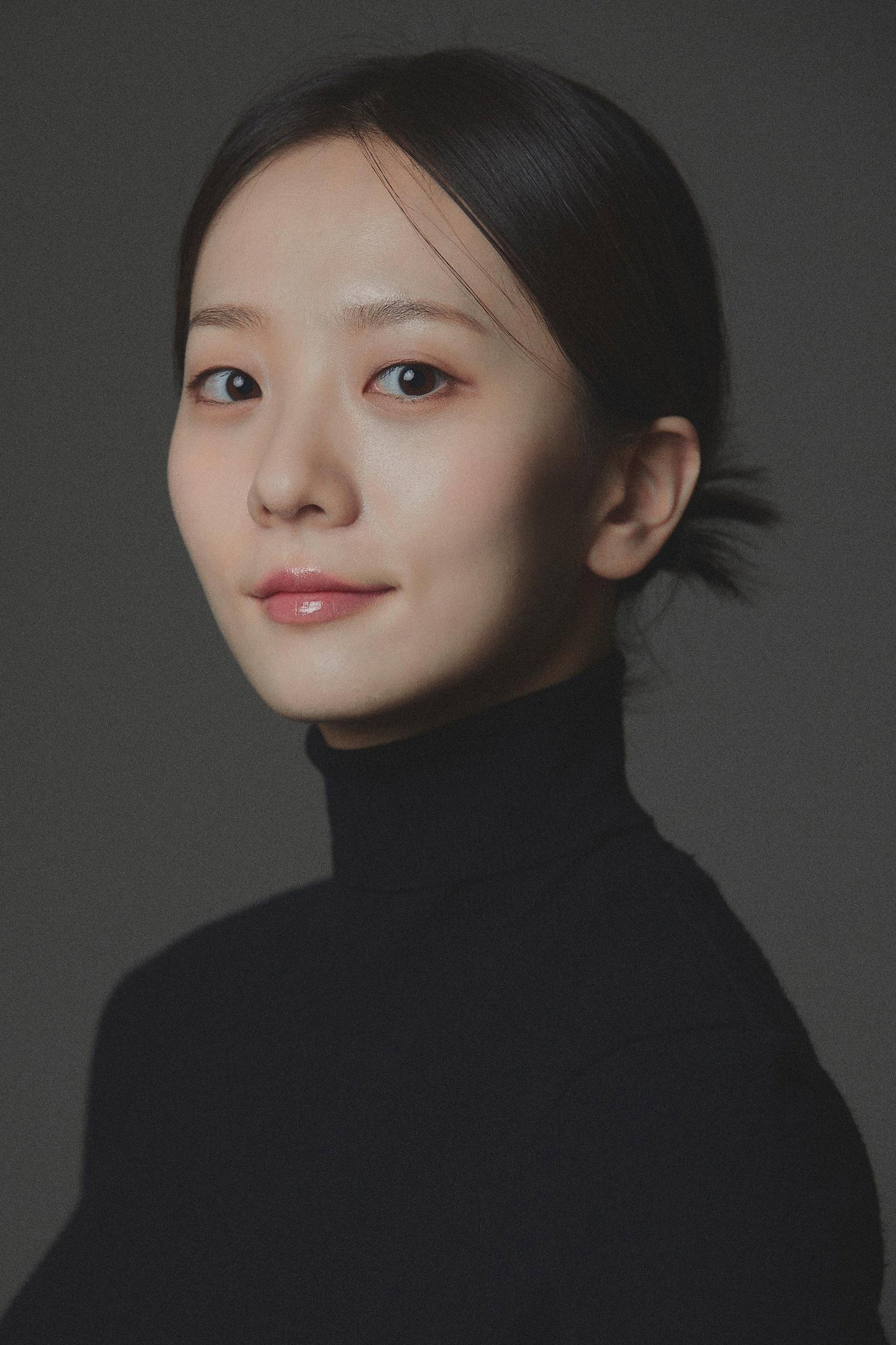 안수은 as Go Ha-ru in I Buy, Therefore I Am