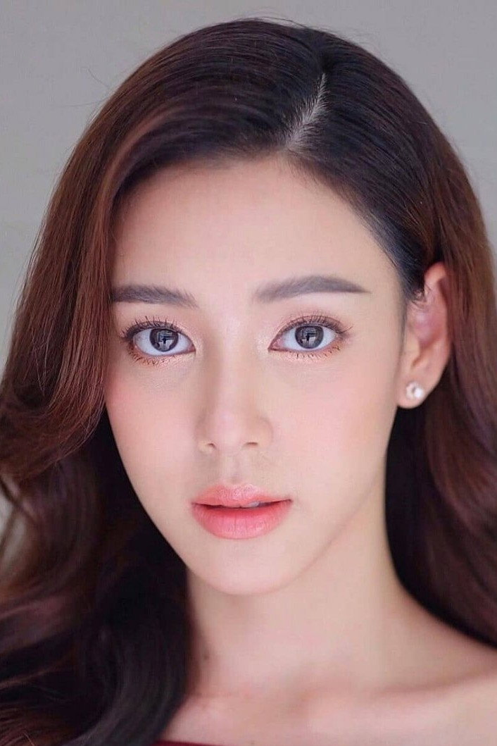 Toon Pimpawee Kograbin as Fah in Love in a Cage