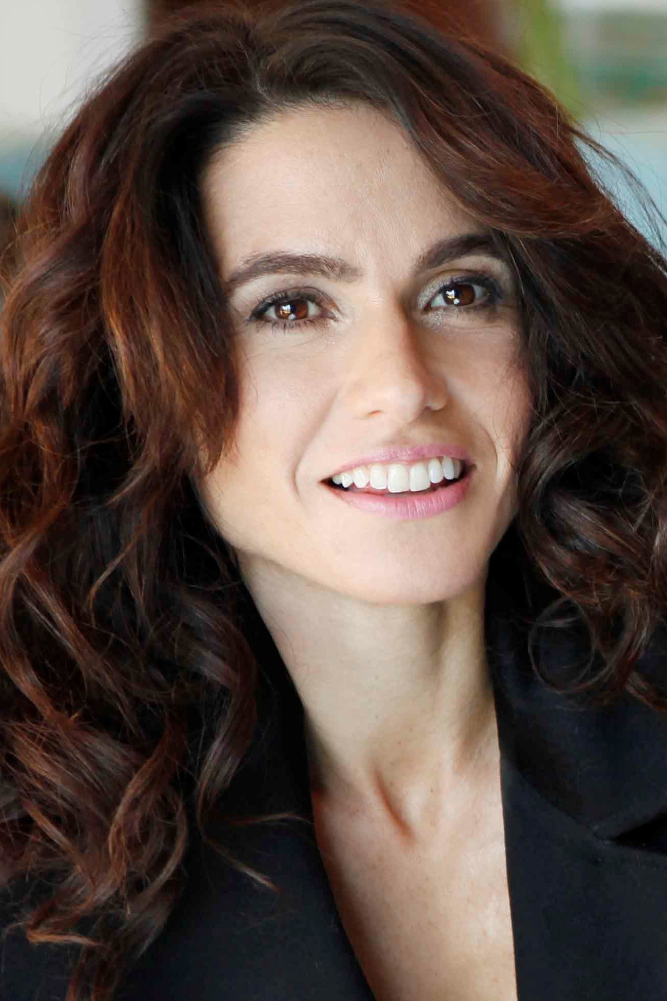 Florencia Raggi as Die Stimme in The Aerial