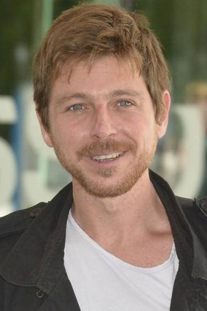 Claudio Gioè as Claudio Carauna in Off Grid
