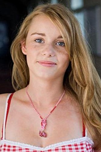 Anna Hausburg as Clara Reichert in Alles was recht ist - Die italienische Variante