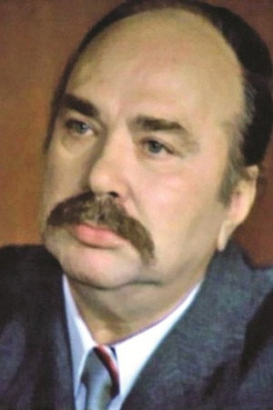 George Constantin as Gen. Tchilibia in An Unforgettable Summer