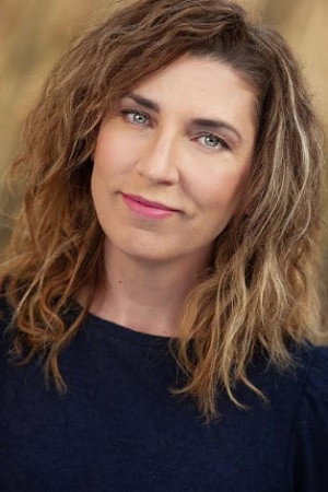 Linda Ignazi as Seri in And Then Came Lola