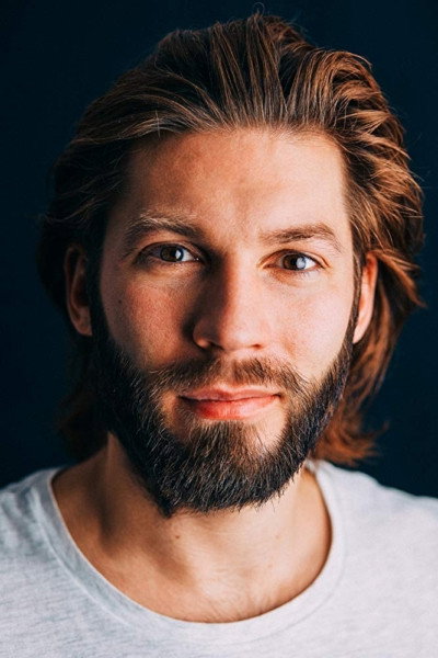 Simon Stenspil as Sig selv in 24 stjerners julekalender