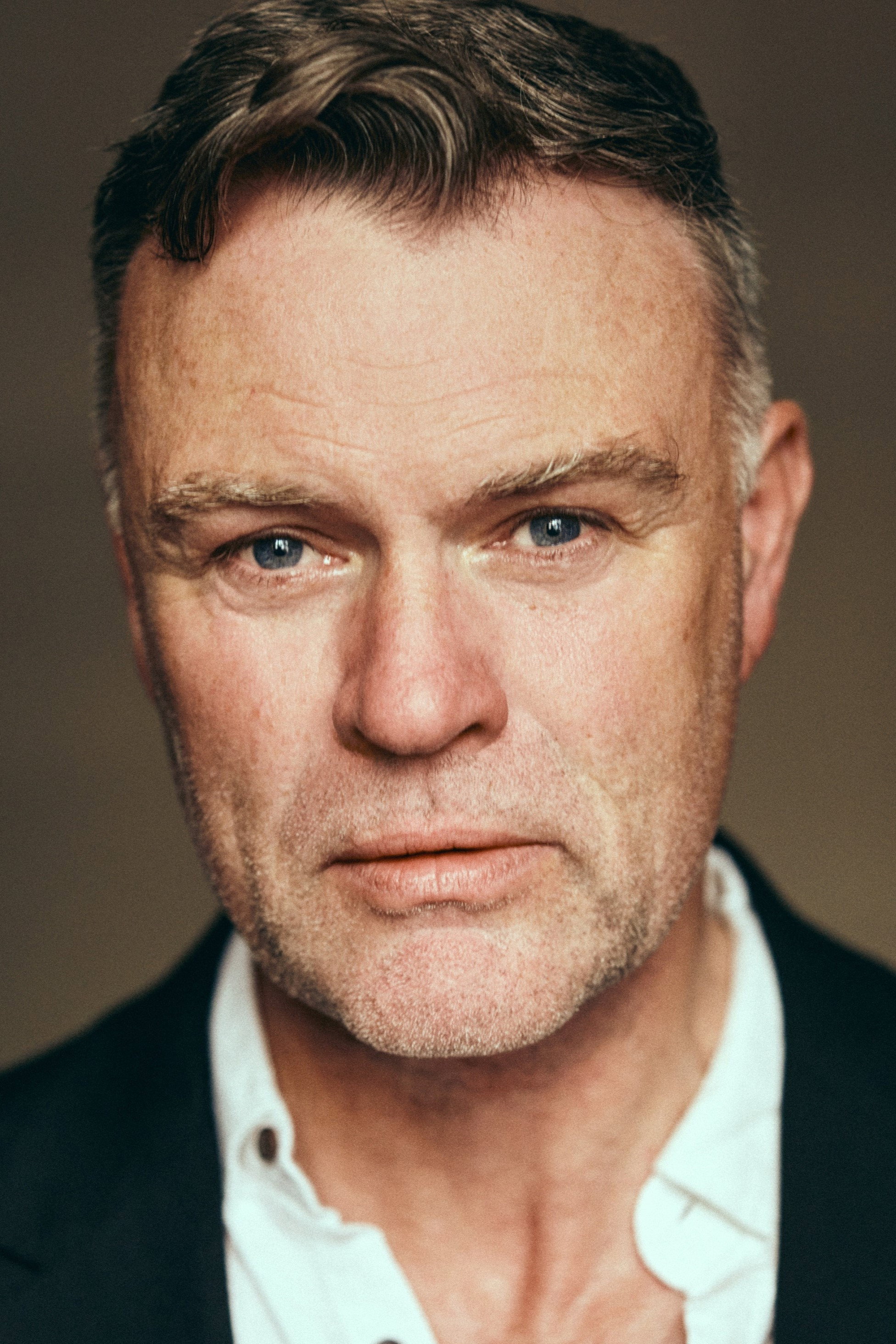 Julian Lewis Jones as Richard in Bregus