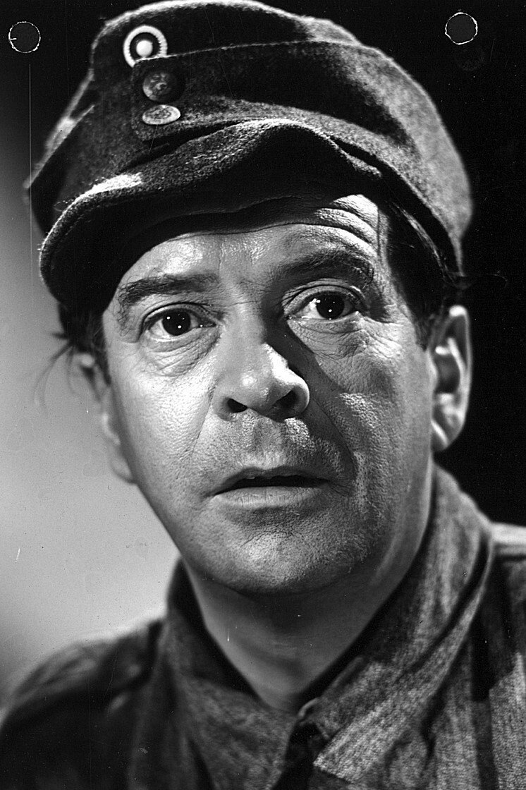 Kaarlo Halttunen as Lasse Lehtinen in Herrojen Eeva