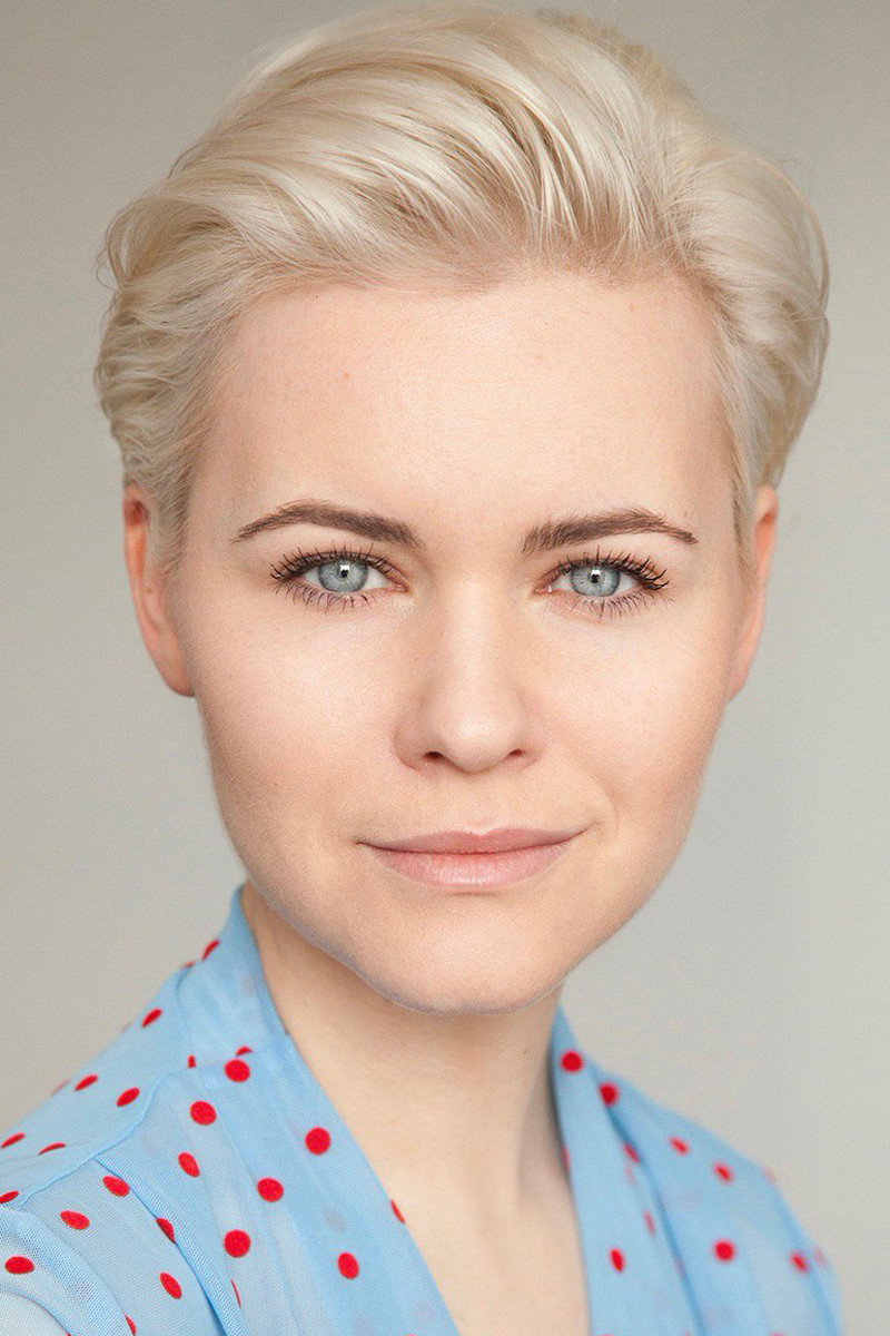 Natalia Kostrzewa as Eva Bartosz in Out There