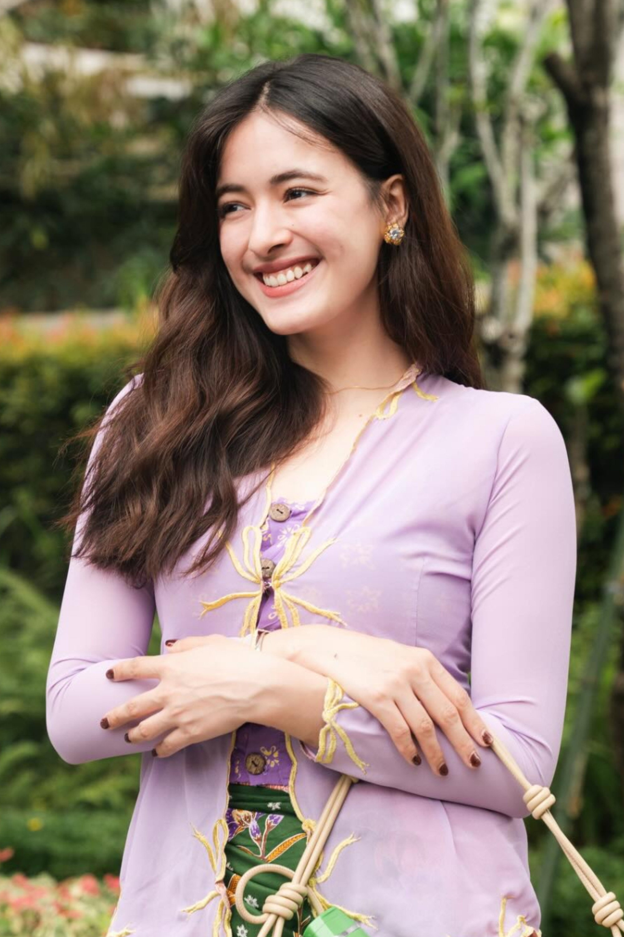 Mawar Eva De Jongh as Irene in Love Ice Cream