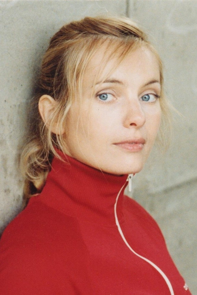 Nadja Uhl as Lotte Bohla in The Wall