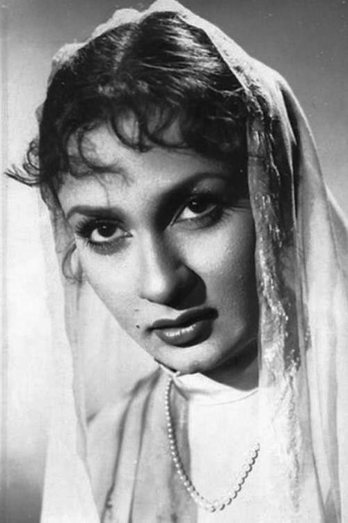 Nadira as Margaret 'Maggie' (Julie's mother) in Julie