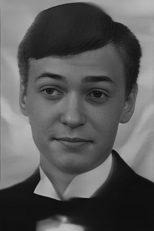 Gediminas Storpirštis as Clyde Griffiths in An American Tragedy