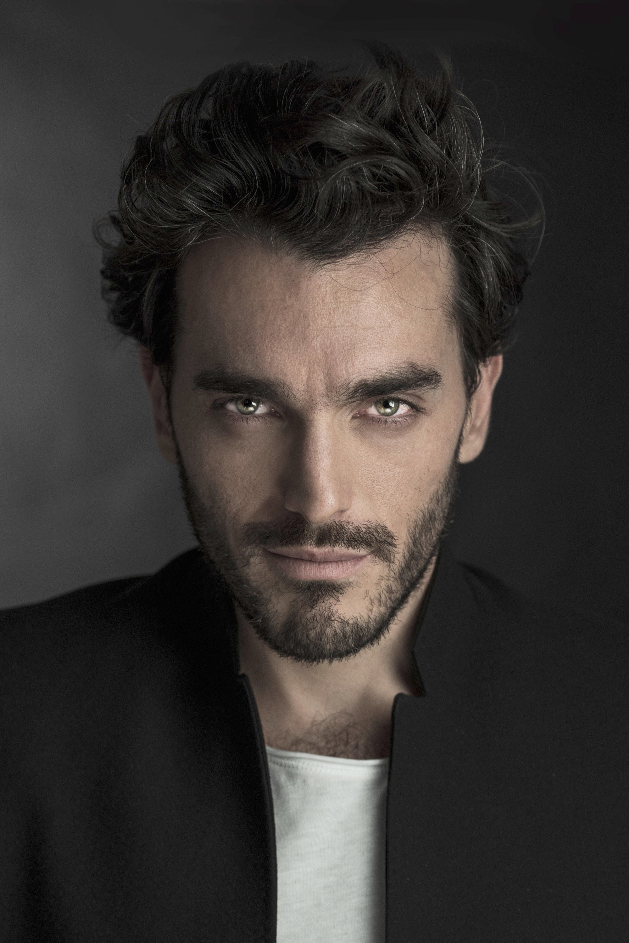 Nico Galán as Martín in Don't run, don't shout, don't push