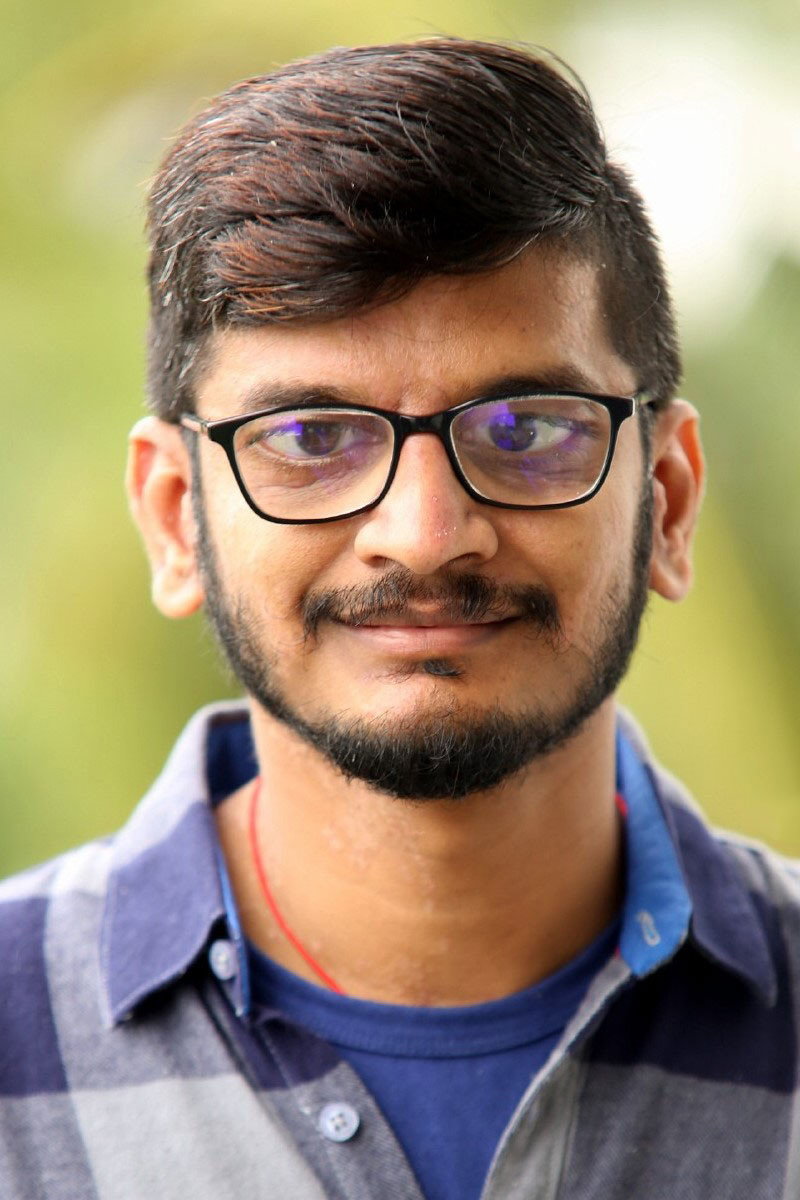 Anantha Sriram as Pickpocketer in Andhra King Taluka