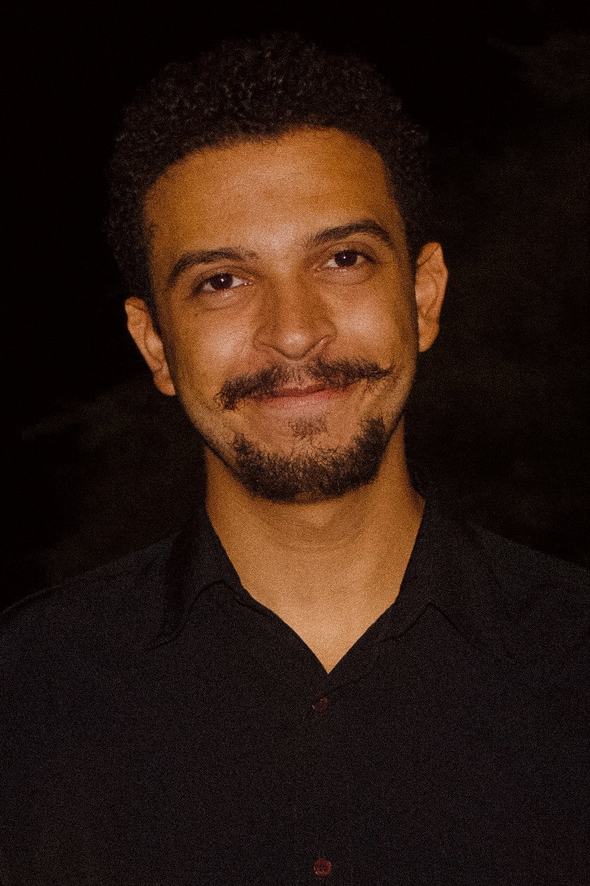 Alex Frelser as Sombra in Síncope