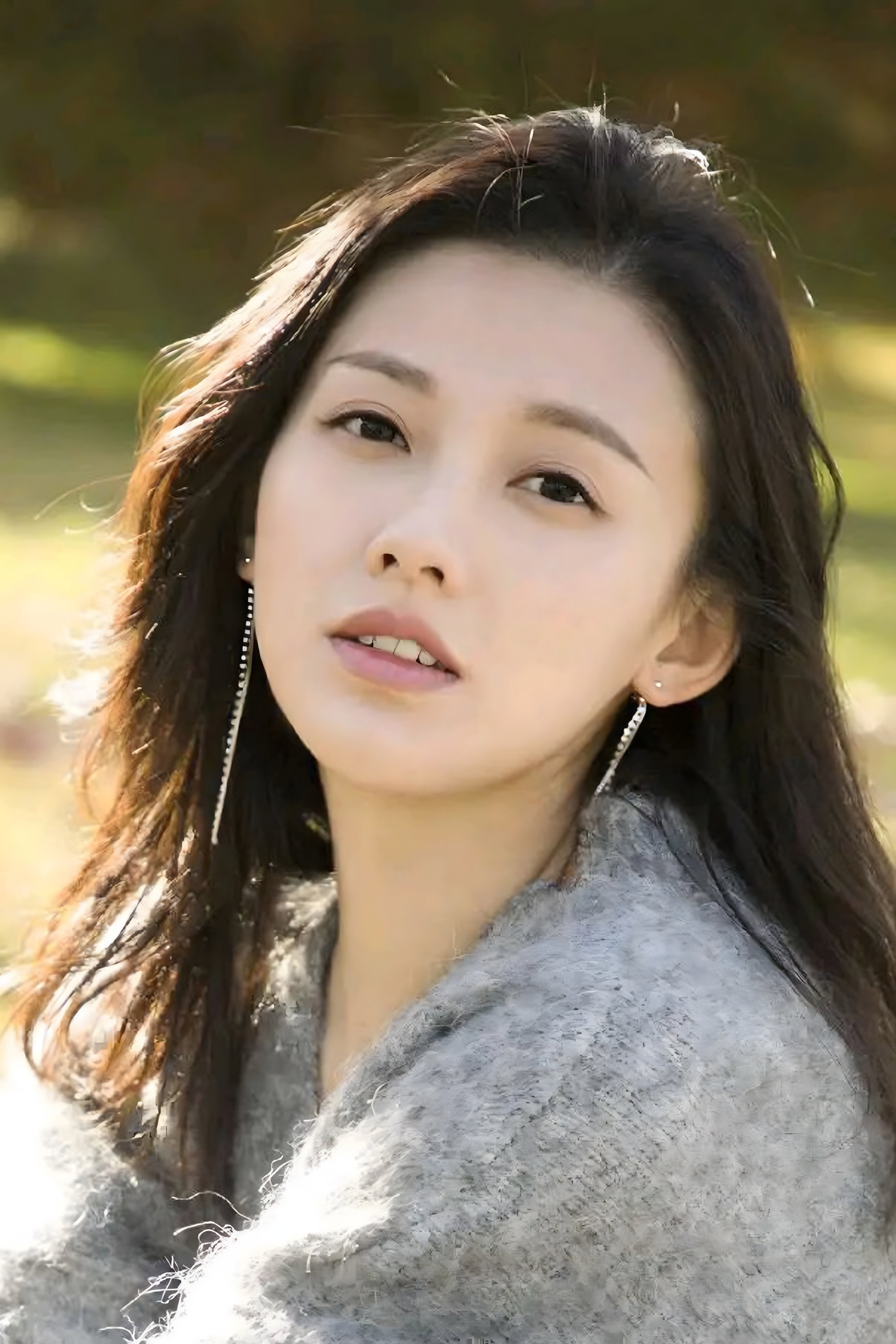 Li Ma as Han Ai Lan in Me and My Three Sisters