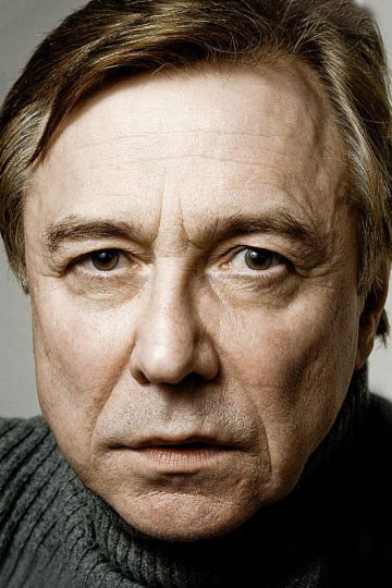 Олег Вавилов as Yura Agapov in A Strange Woman
