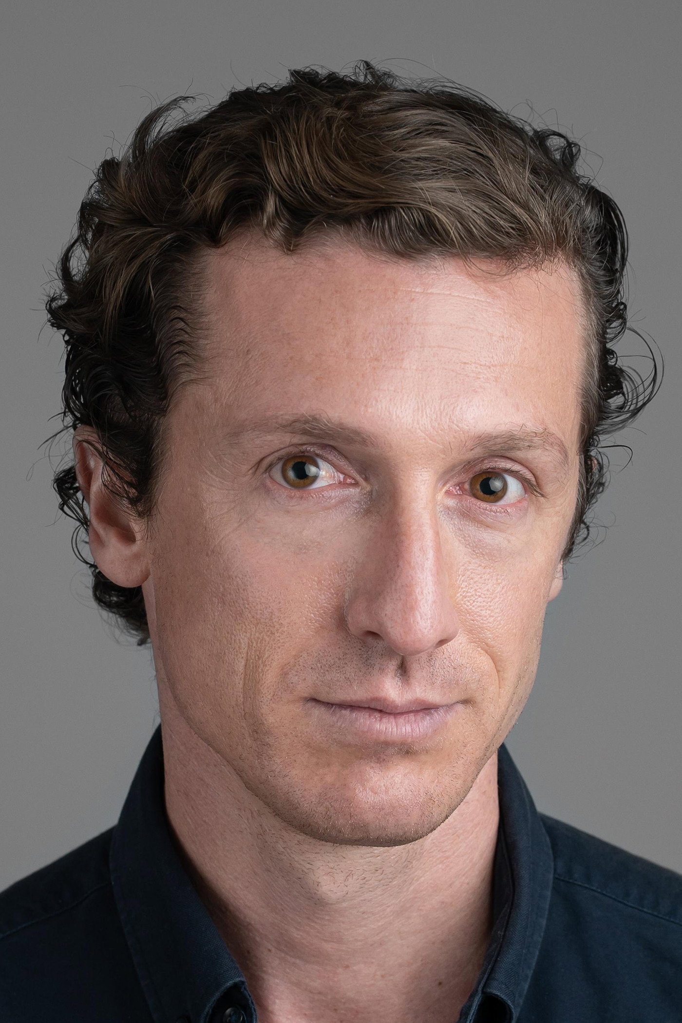 Benjamín Westfall as Jose Antonio in Por mí y por todas