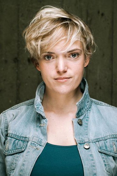 Coralie Russier as Léa Saskevitch in César Wagner
