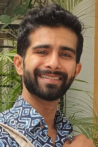 Siddharth Menon as Nishant in & Jara Hatke