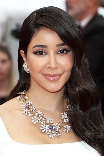 أسيل عمران as Heba in Lam Shamsiya