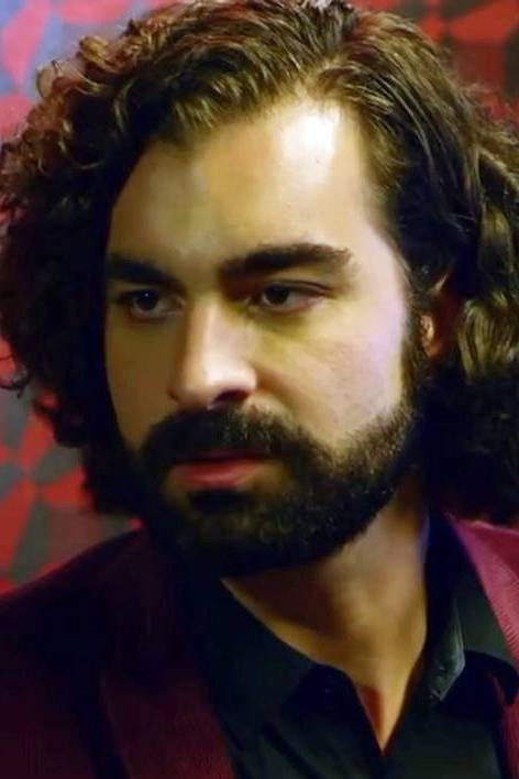 Carlo Guerra as Sergio in Despedida de soltera