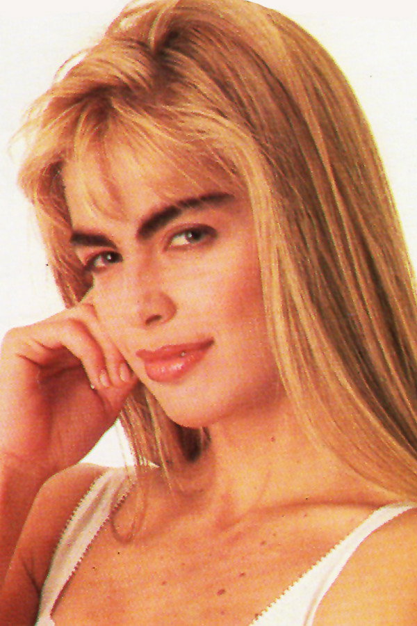 Raquel Mancini as Raquel in Brigada Cola
