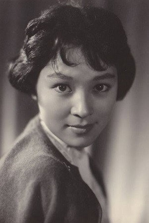 柳川慶子 as 治彦の妻・しず子 in Tamayura
