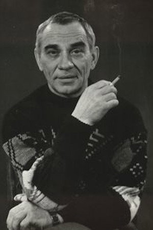 Vladimir Varentsov as captain Petrakov in Gunpowder