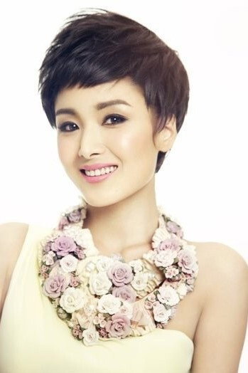 黄曼 as Li Wen in We Are Criminal Police